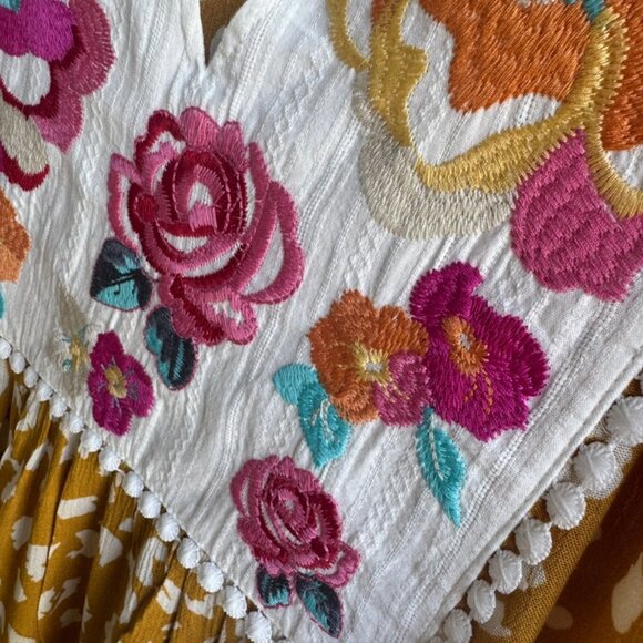 Savanna Jane Floral Embroidered V Neck Short Sleeve Blouse Women's Size S - Picture 5 of 8